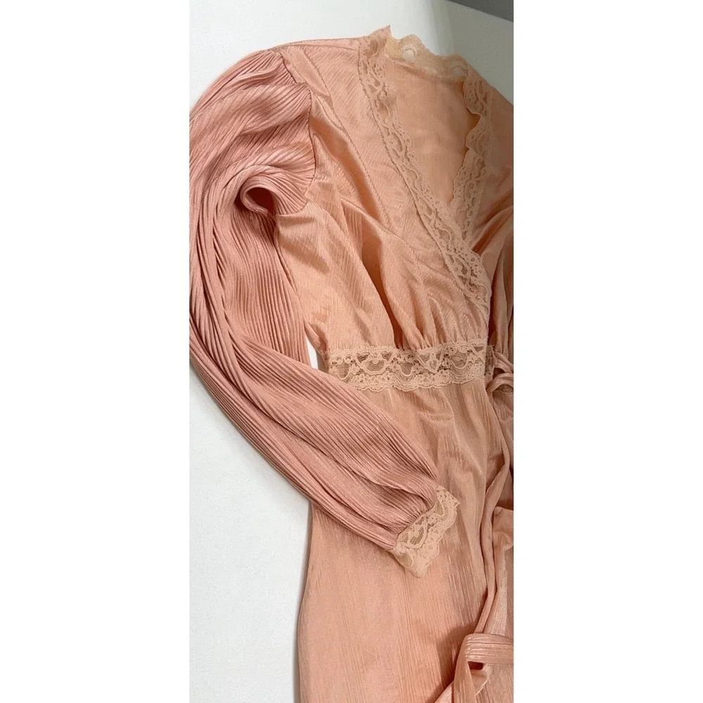 Vtg 70s Miss Elaine Pink Liquid Satin Plisse Maxi Wrap Robe Peignoir Lace Sz L